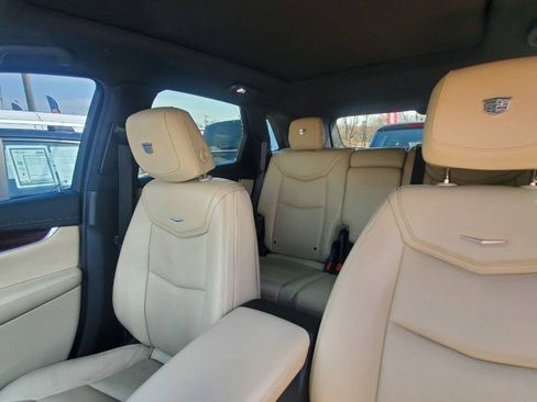 Used 2017 Cadillac XT5 Luxury w/ Driver Awareness Package AWD/4WD image 23