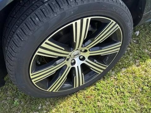 Used 2024 Volvo XC90 T8 Ultimate AWD/4WD image 6