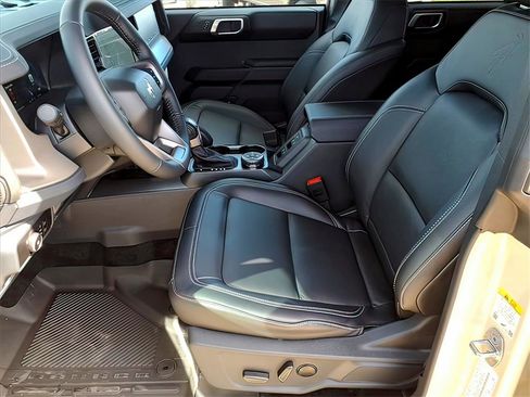 New 2025 Ford Bronco Outer Banks w/ Sasquatch Package image 17