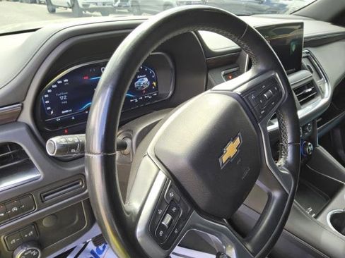 Used 2024 Chevrolet Suburban LT RWD image 6