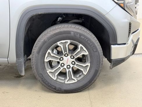 Used 2026 GMC Sierra 1500 SLT AWD/4WD image 4