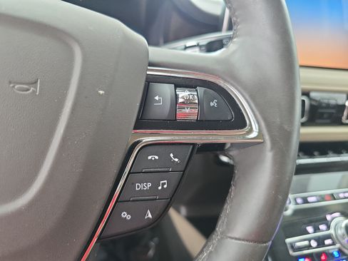 Used 2023 Lincoln Nautilus Reserve FWD image 18