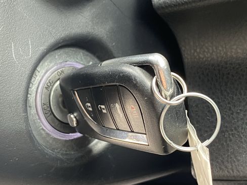 Certified 2023 Toyota Camry SE image 24