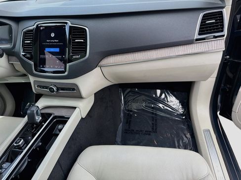 Used 2023 Volvo XC90 B6 Plus AWD/4WD image 18