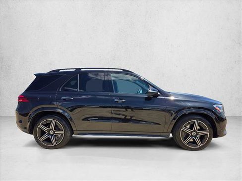 Used 2025 Mercedes-Benz GLE 350 4MATIC w/ AMG Line Exterior image 4