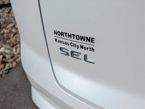 Used 2025 Volkswagen Atlas Cross Sport SEL image 24