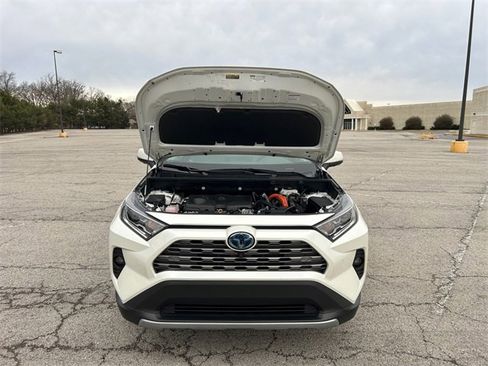 Used 2021 Toyota RAV4 Limited image 18