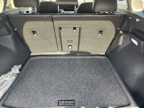 New 2025 Volkswagen Taos SE image 23