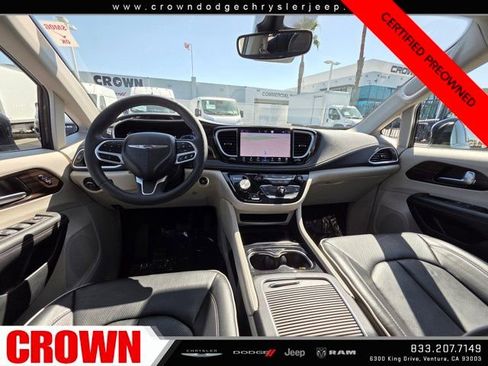 Used 2023 Chrysler Pacifica Limited image 16