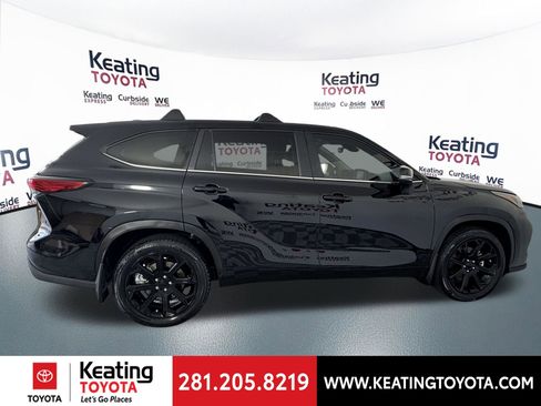 Used 2023 Toyota Highlander LE FWD image 5