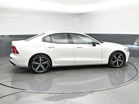 Used 2025 Volvo S60 B5 Plus FWD image 9
