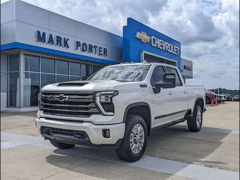 Used 2024 Chevrolet Silverado 2500 High Country w/ High Country Premium Package AWD/4WD image 1