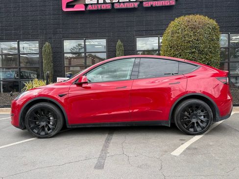 Used 2021 Tesla Model Y Long Range image 9