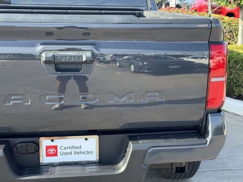 Certified 2025 Toyota Tacoma SR5 AWD/4WD image 9