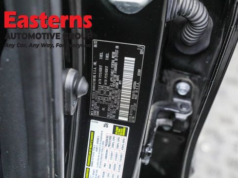 Used 2022 Toyota Corolla Cross LE image 33