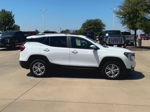 Used 2023 GMC Terrain SLE w/ Driver Convenience Package AWD/4WD image 2