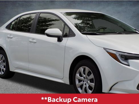 Used 2026 Toyota Corolla LE FWD image 4