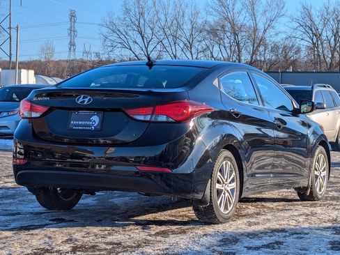 Used 2015 Hyundai Elantra SE w/ Option Group 03 image 9