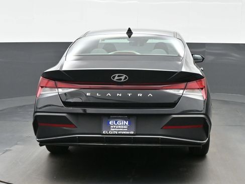 Used 2024 Hyundai Elantra SE FWD image 5