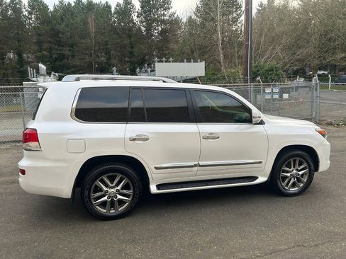 Used 2013 Lexus LX 570 4WD image 4