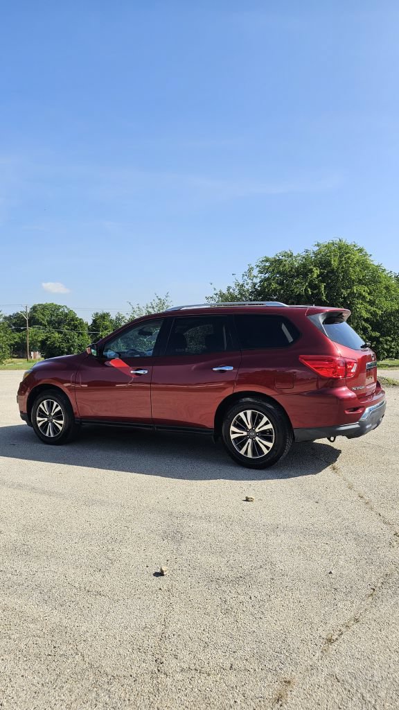 Used 2017 Nissan Pathfinder S FWD image 4