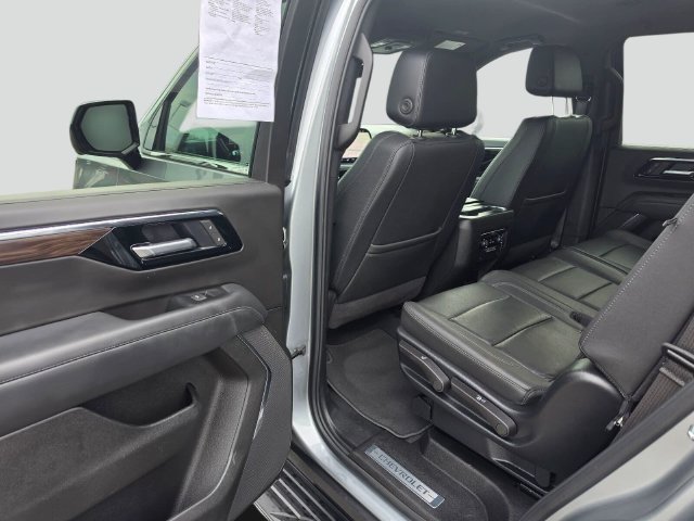 Used 2025 Chevrolet Tahoe LT AWD/4WD image 16