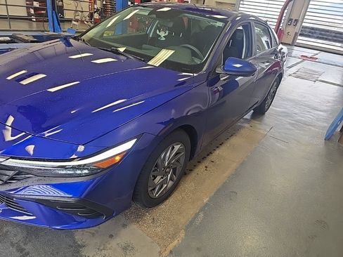 Used 2024 Hyundai Elantra SEL FWD image 4