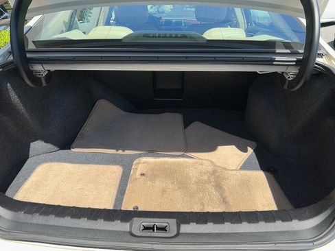 Used 2011 Buick Lucerne CXL FWD image 23