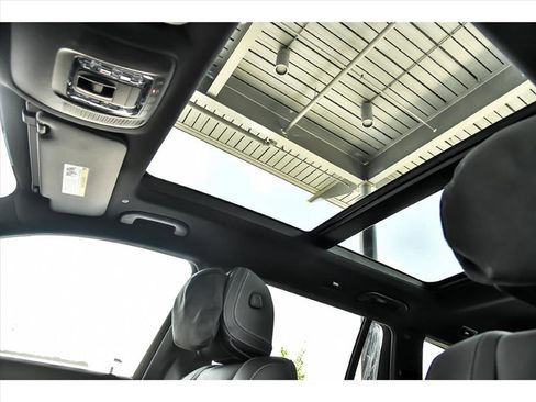 Certified 2025 Mercedes-Benz GLS 450 4MATIC image 11