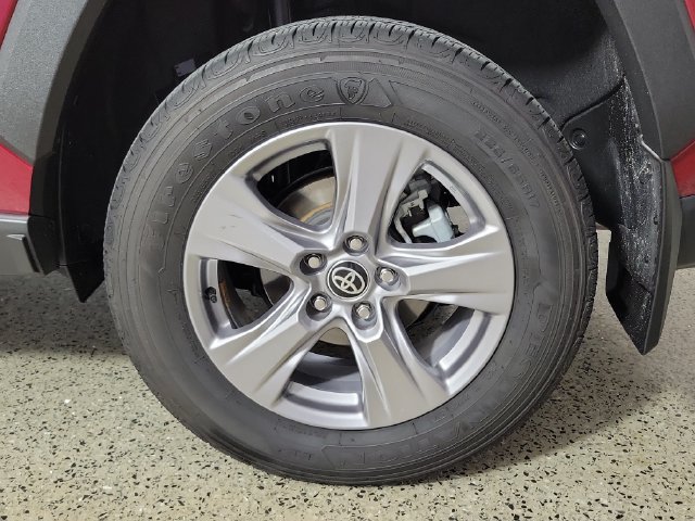 Used 2024 Toyota RAV4 XLE w/ Convenience Package FWD image 8