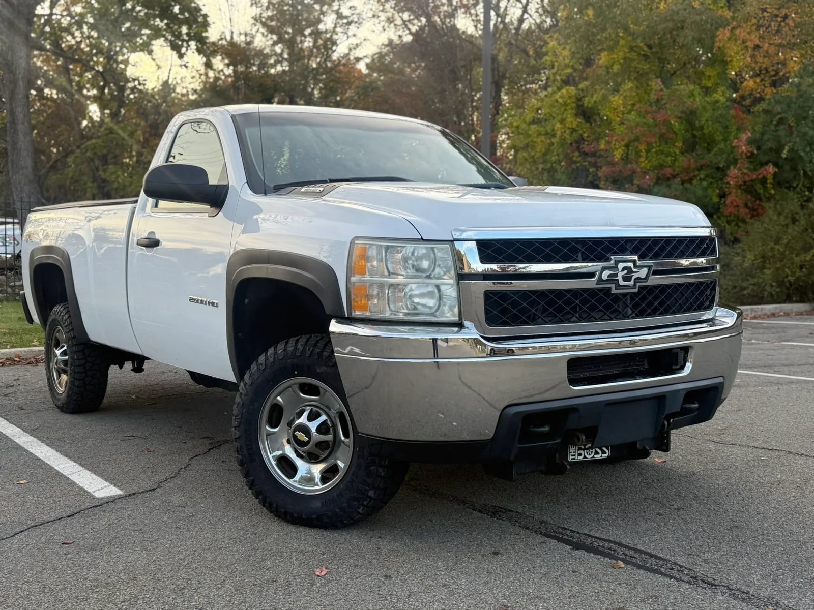 Used 2011 Chevrolet Silverado 2500 W/T w/ Snow Plow Prep Package AWD/4WD image 2