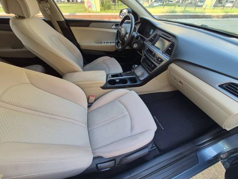 Used 2017 Hyundai Sonata SE w/ Cargo Package FWD image 12