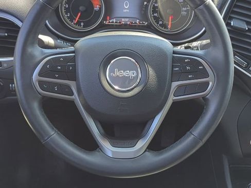 Used 2019 Jeep Cherokee Limited image 14