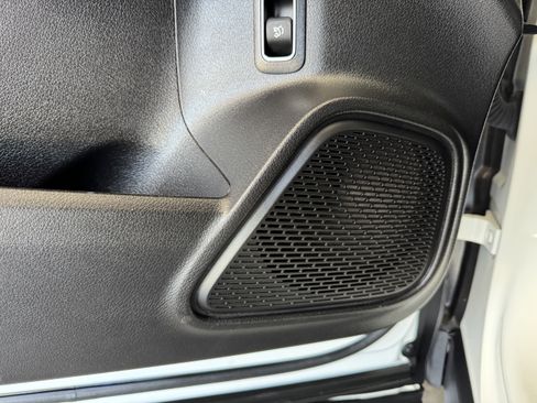 Used 2020 Mercedes-Benz GLB 250 4MATIC image 11