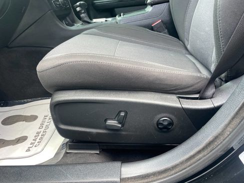 Used 2017 Dodge Charger R/T w/ Navigation & Travel Group RWD image 16