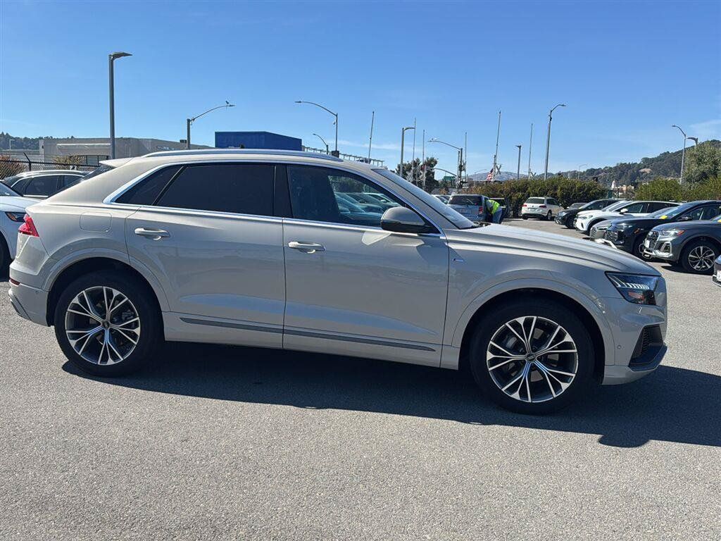 Used 2023 Audi Q8 Premium Plus w/ Premium Plus Package AWD/4WD image 5