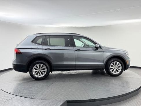 Used 2020 Volkswagen Tiguan S image 8