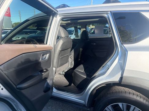 Used 2022 Nissan Rogue SV w/ SV Premium Package image 20