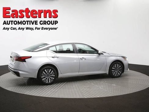Used 2023 Nissan Altima 2.5 SV AWD/4WD image 42