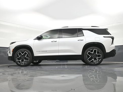 Used 2025 Chevrolet Traverse High Country FWD image 26
