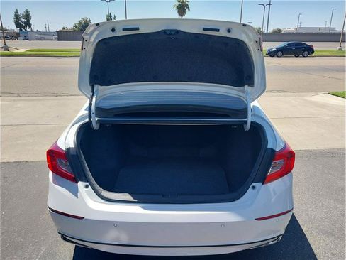 Used 2018 Honda Accord Touring image 7