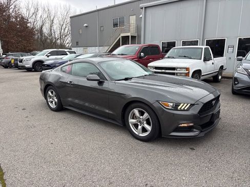Used 2016 Ford Mustang Coupe image 2