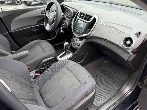 Used 2017 Chevrolet Sonic LT FWD image 7