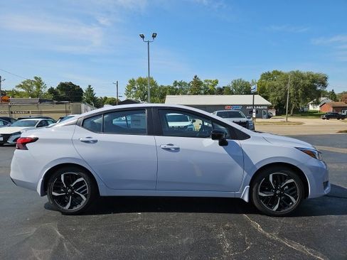 New 2025 Nissan Versa SR w/ Trunk Package image 10
