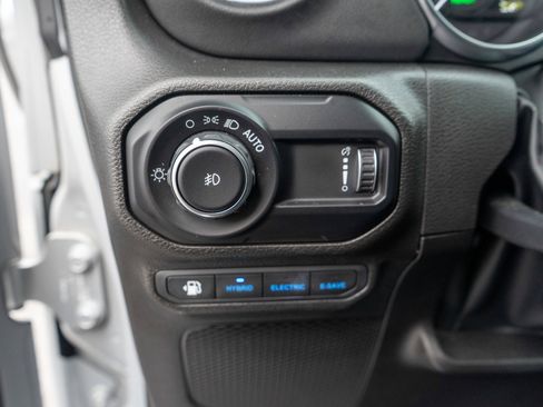 Used 2023 Jeep Wrangler Unlimited Rubicon 4xe w/ Cold Weather Group AWD/4WD image 16