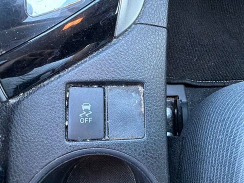 Used 2015 Toyota Corolla L FWD image 25