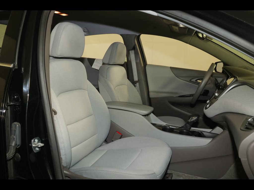 Used 2025 Chevrolet Malibu LT FWD image 28