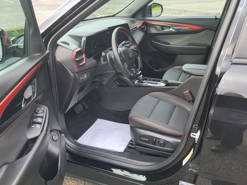 Used 2025 Chevrolet TrailBlazer RS w/ Convenience Package FWD image 18