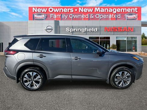Used 2021 Nissan Rogue SV w/ Premium Package image 4