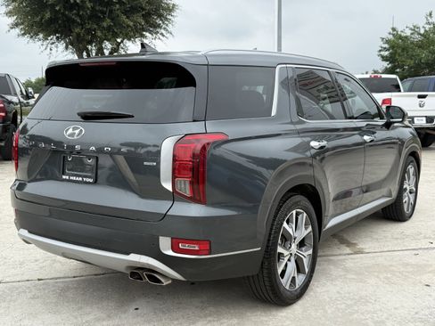 Used 2022 Hyundai Palisade SEL w/ Premium Package AWD/4WD image 5